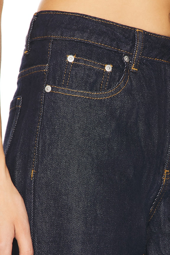 Lisa Jeans in Dark Wash